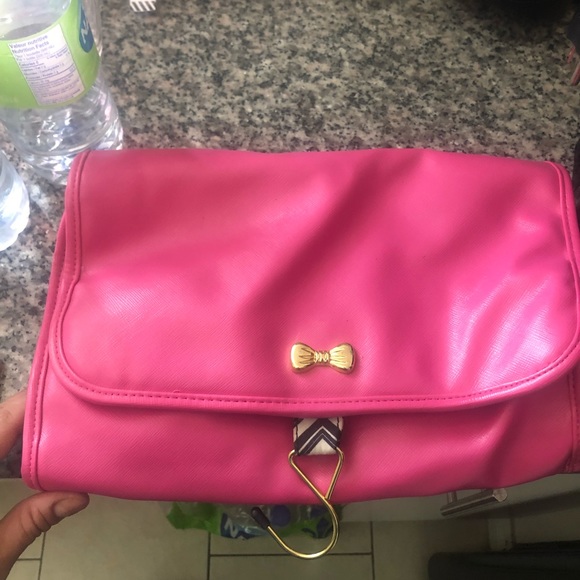 Pink makeup holder and carrier for traveling - Picture 2 of 6